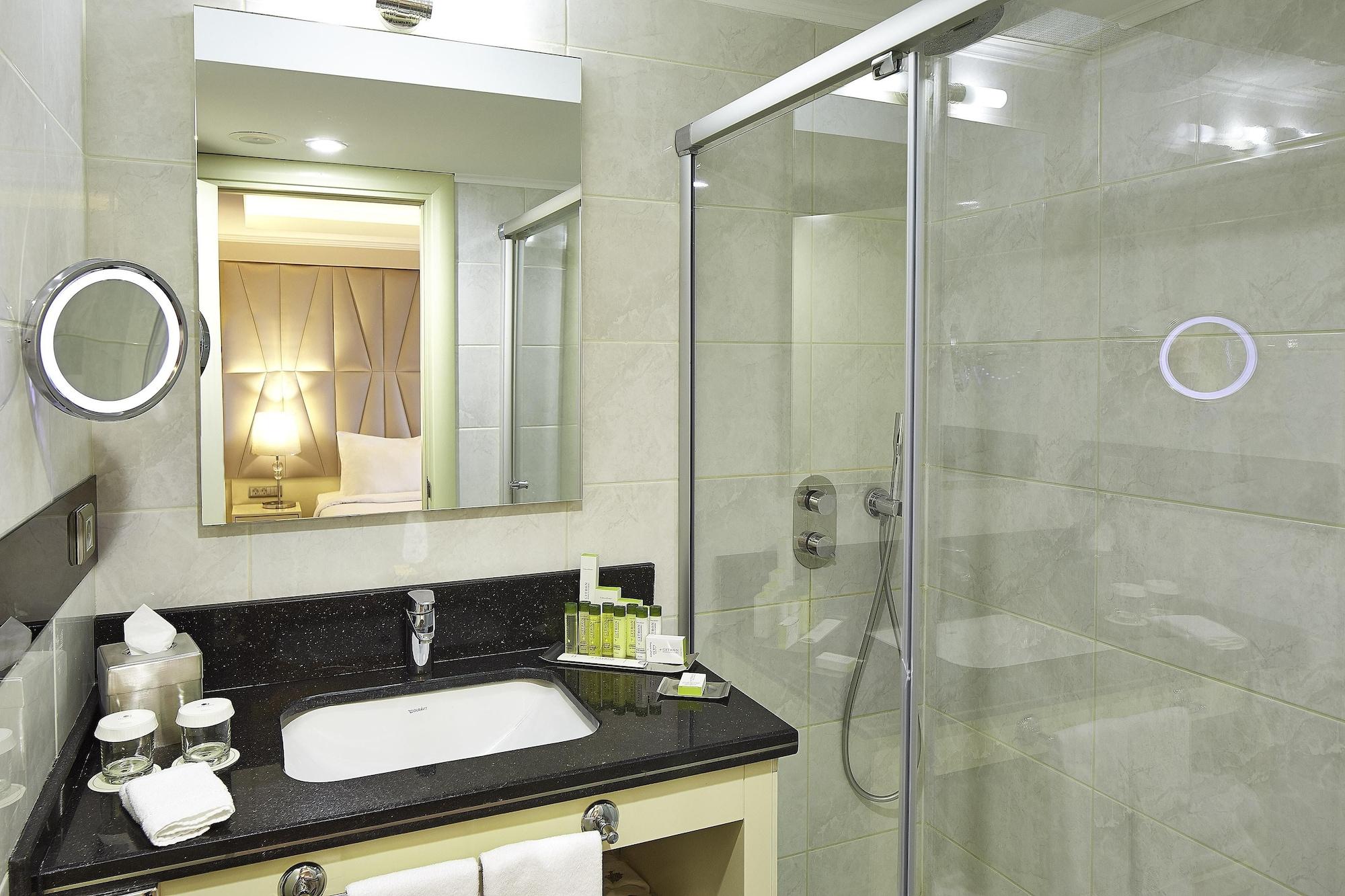 Doubletree By Hilton Elazig Hotel Eksteriør billede