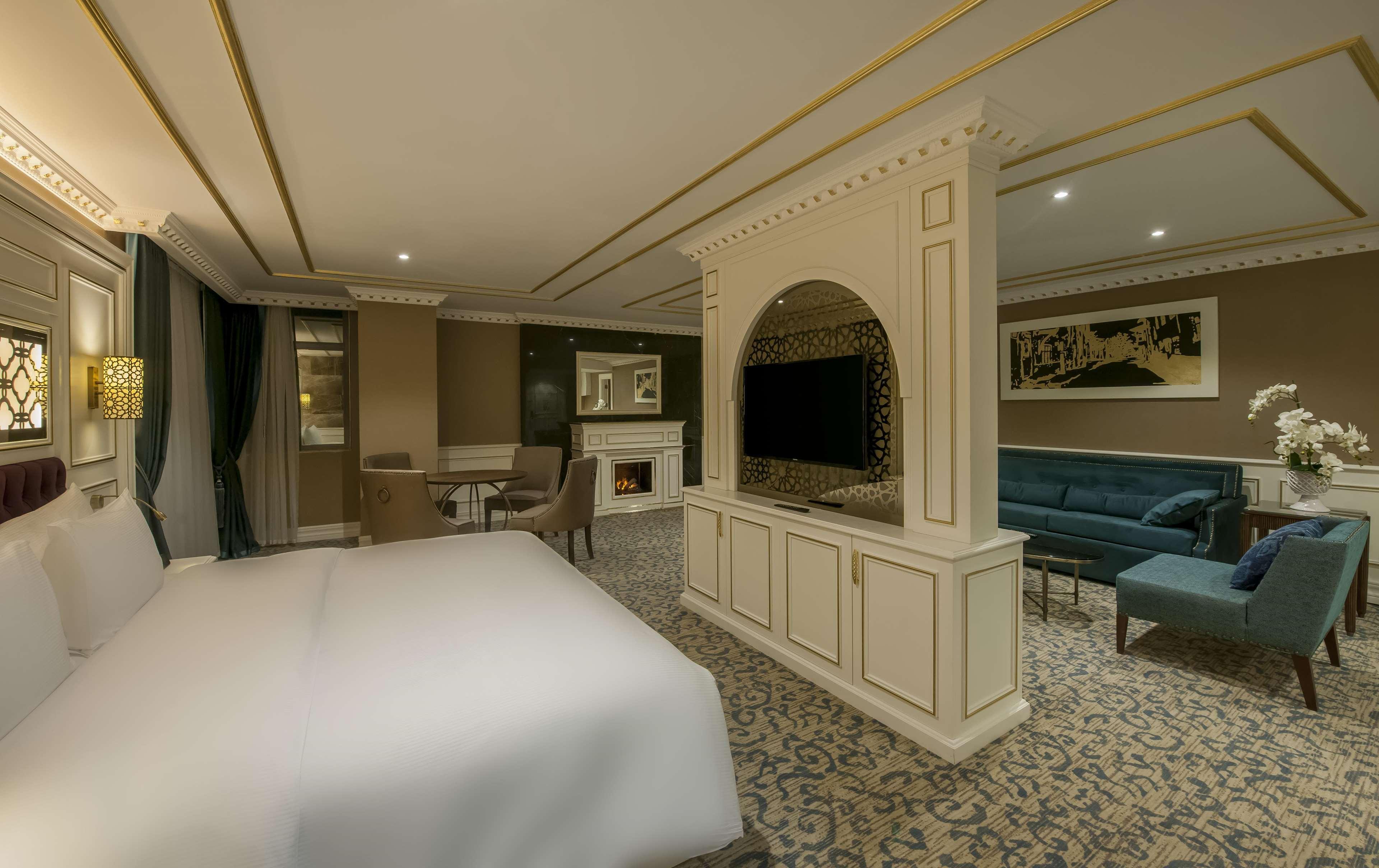 Doubletree By Hilton Elazig Hotel Eksteriør billede