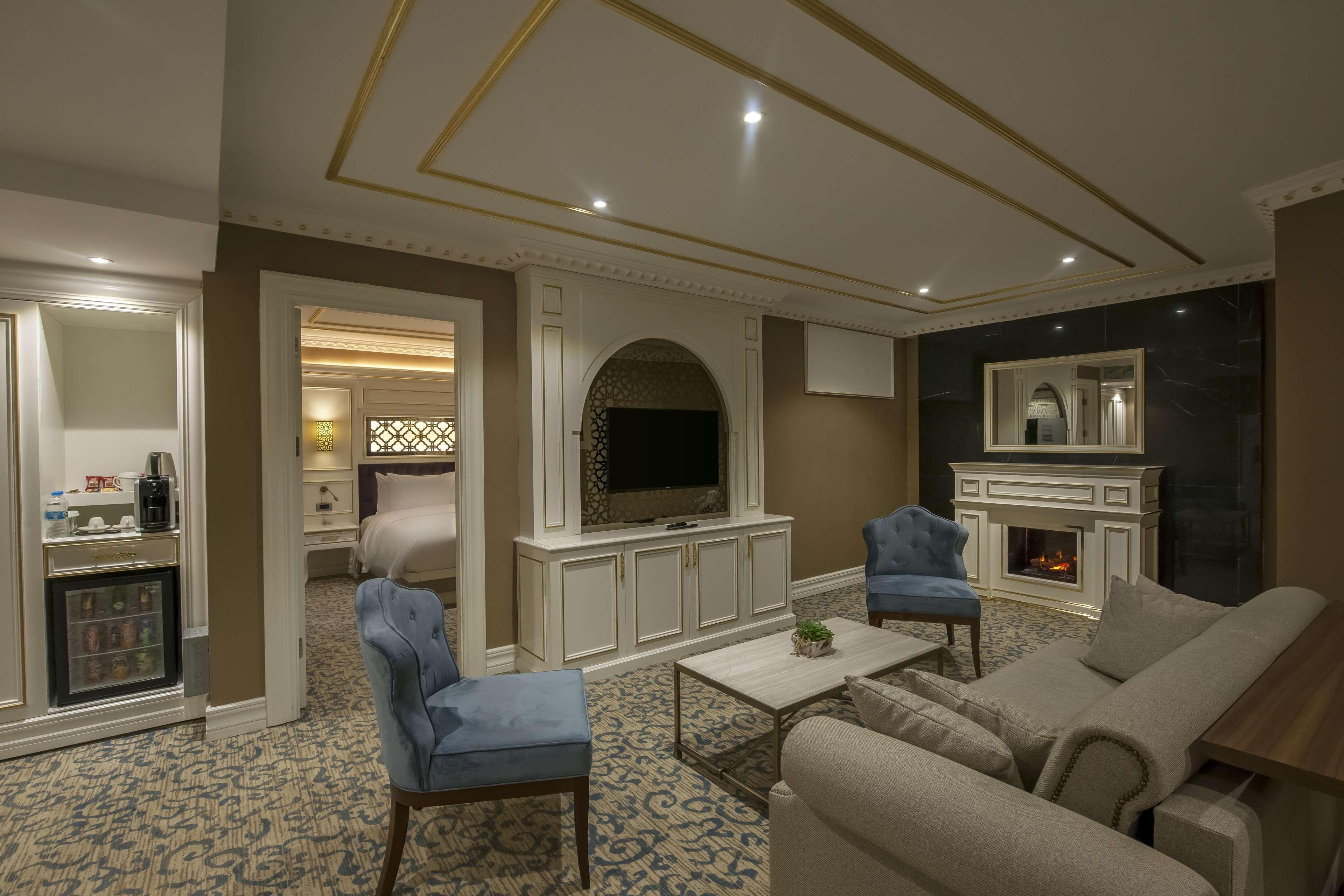 Doubletree By Hilton Elazig Hotel Eksteriør billede